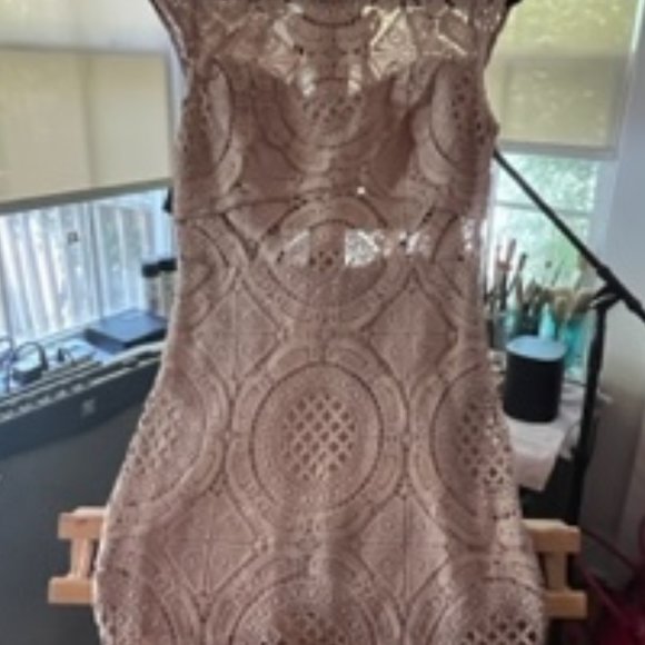 Bebe Crochet backless Dress - Summer Perfection SZ: 8 - Picture 2 of 7